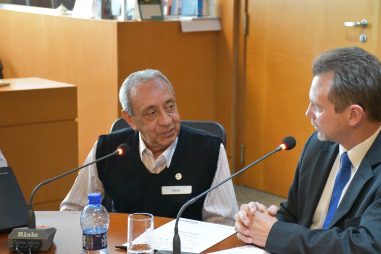 Novo delegado de  Ibaiti Walter Oliveira em reunião com o presidente do CRCPR Marcos Rigoni