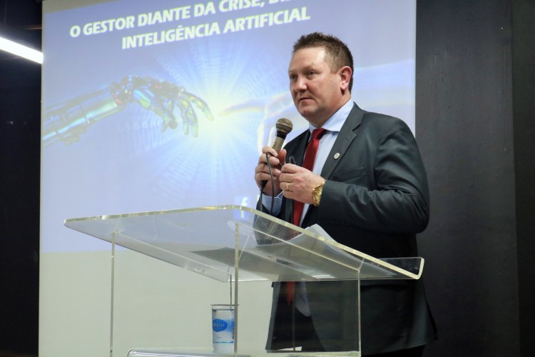 O vice-presidente de Administração e Finanças, Laudelino Jochem, ministrou a palestra “O futuro da gestão frente às novas tecnologias”
