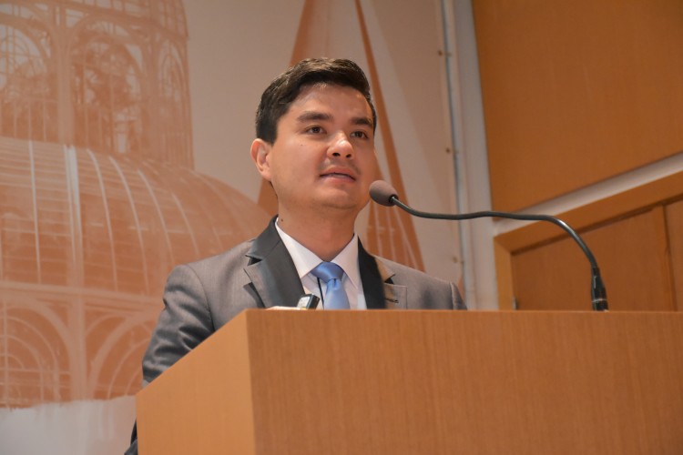 I chefe do setor de Sustentação de Sistemas, Lhugo Tanaka Júnior, ministrou sobre ADRC/ST